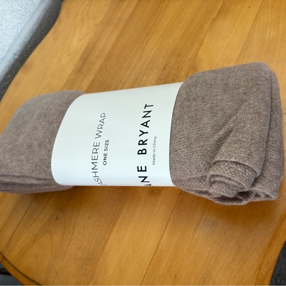 Lane Bryant 100% Cashmere Large Wrap Soft Brown Shawl Scarf Over piece NWT - Picture 5 of 6